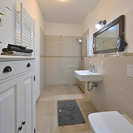 Treibgood Apartment *